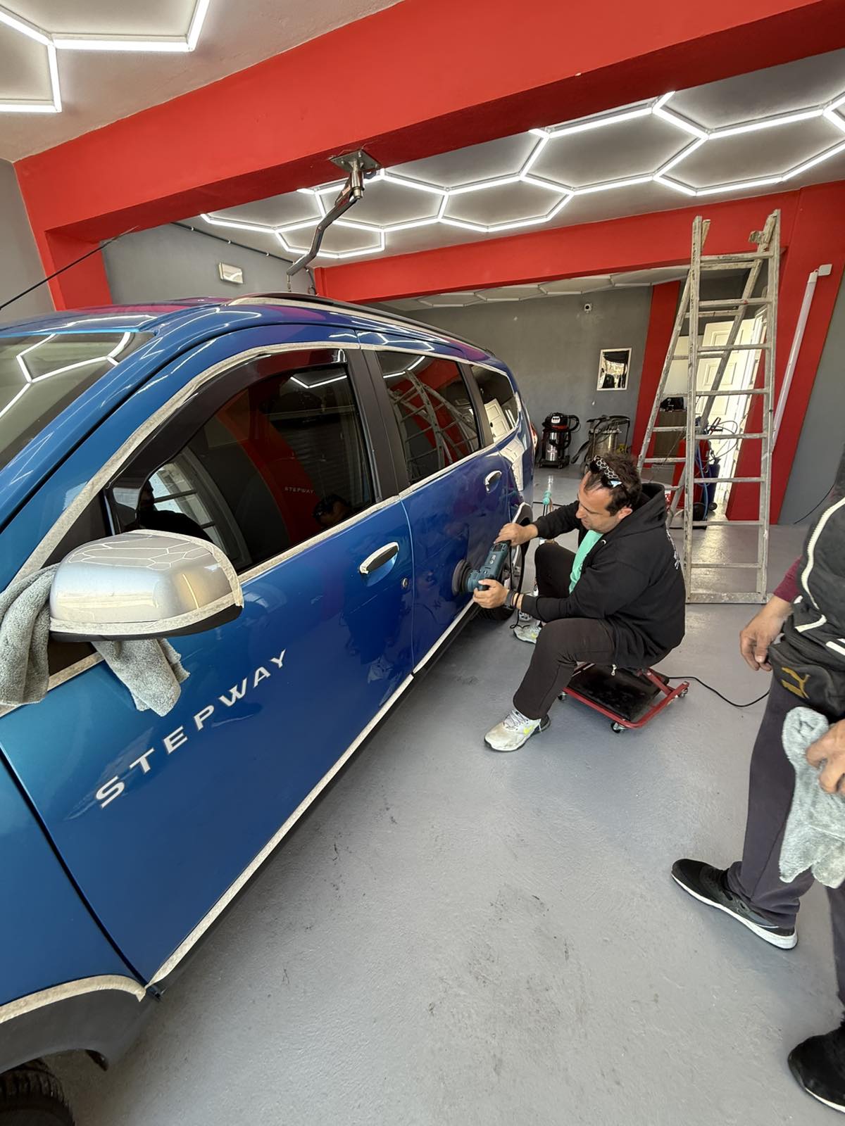 Επαγγελματικό πλύσιμο φορτηγού Σαντορίνη - Βαρύ καθαρισμό εμπορικών οχημάτων