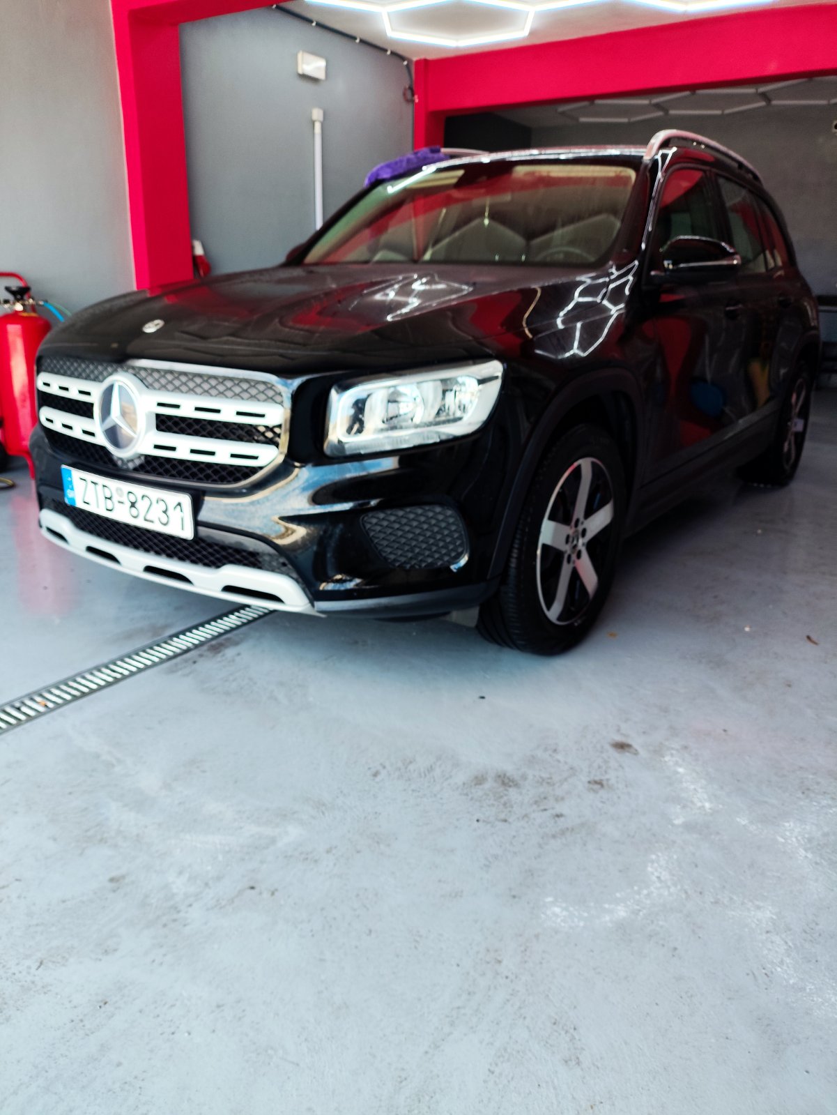 Detailing οχημάτων Σαντορίνη - Γυάλισμα κέρωμα και προστασία αμαξώματος